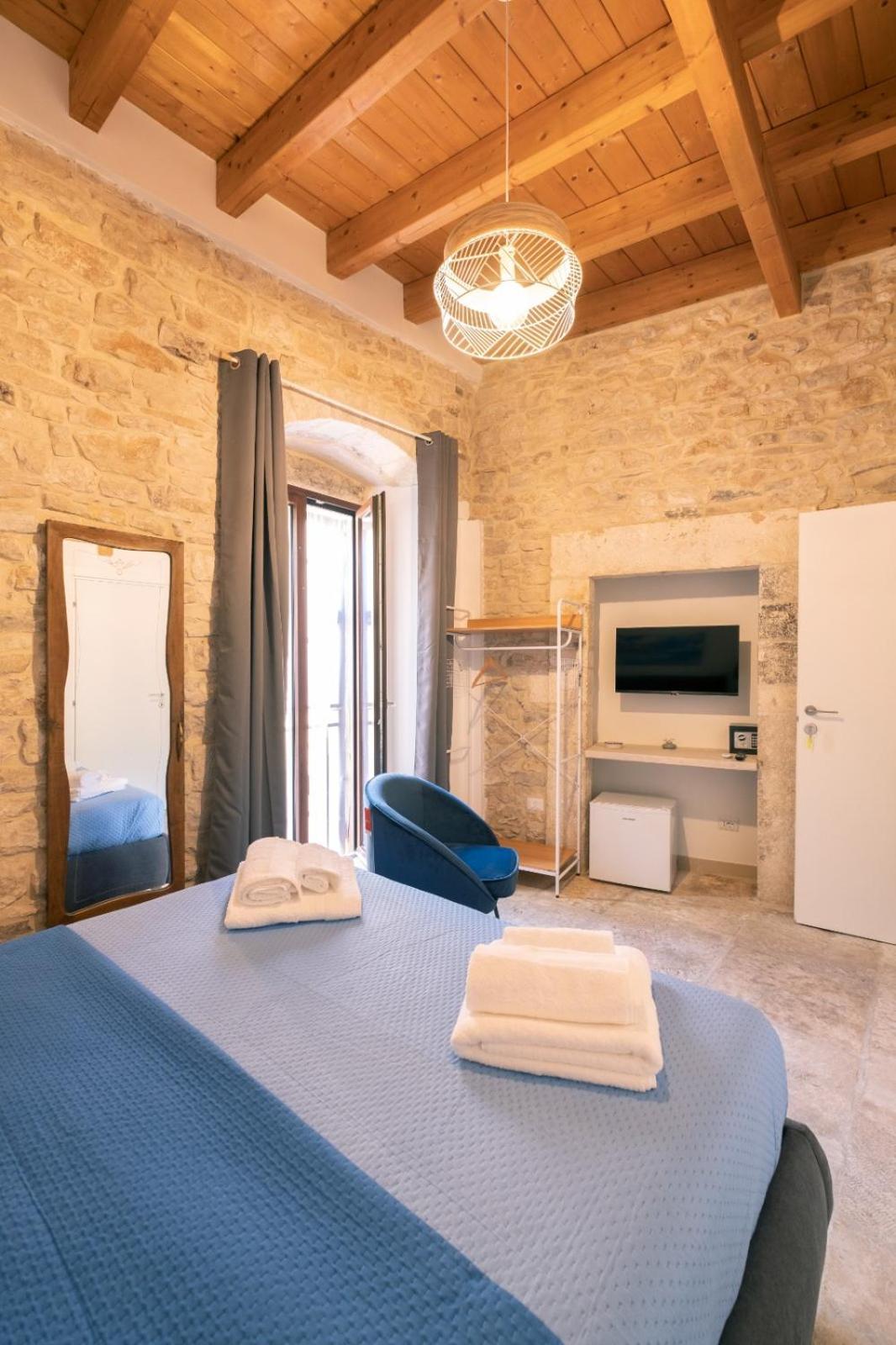 Palazzo Rizzi Dimora Dei Templari Hotel Bitetto Exterior foto