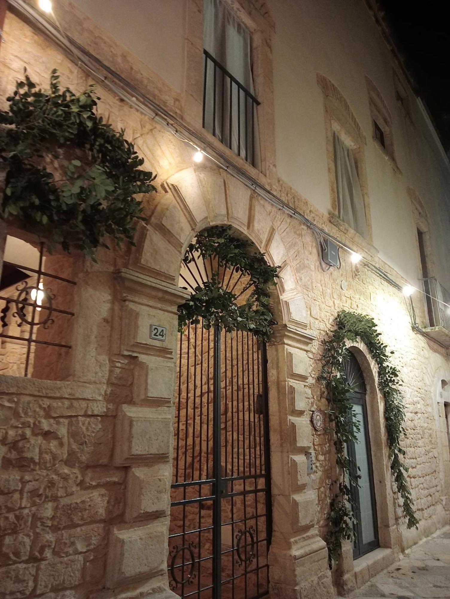 Palazzo Rizzi Dimora Dei Templari Hotel Bitetto Exterior foto